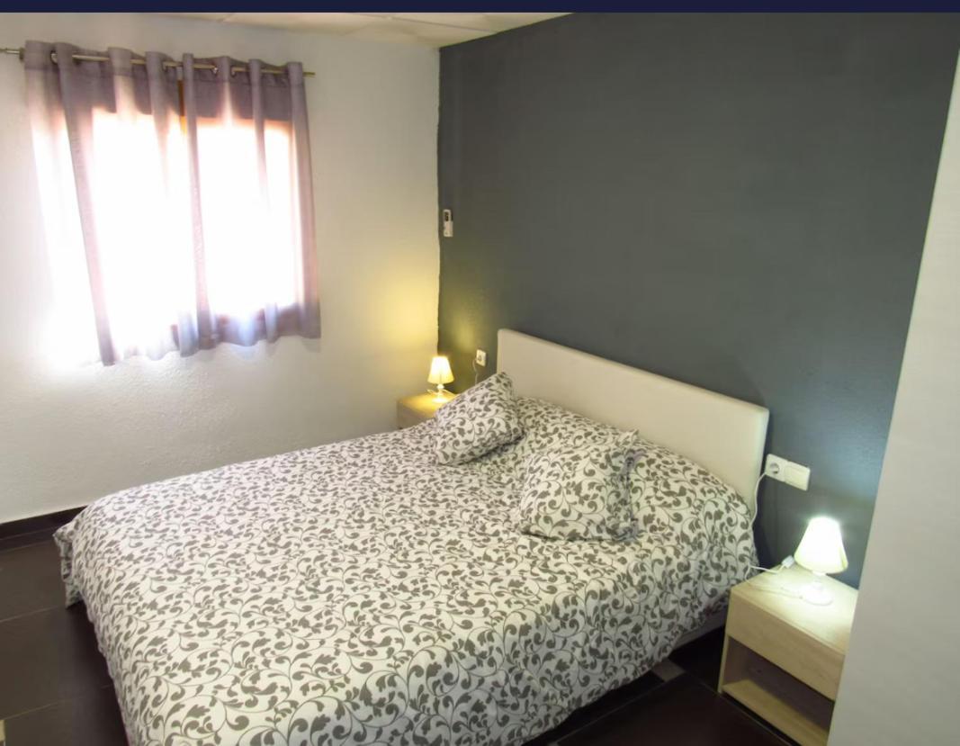 Hotel Restaurant Cau Blanch Useras 外观 照片