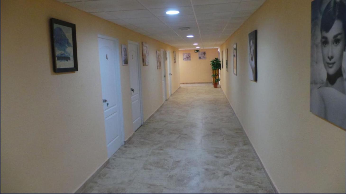 Hotel Restaurant Cau Blanch Useras 外观 照片