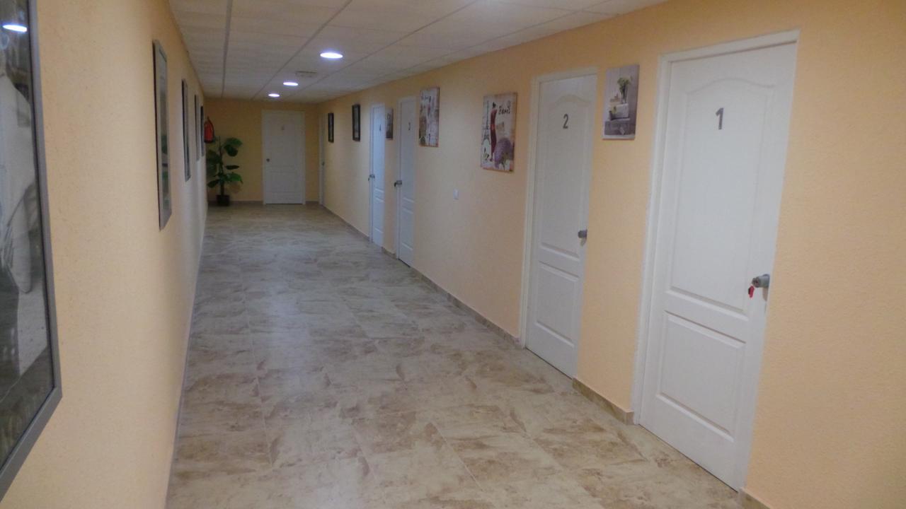 Hotel Restaurant Cau Blanch Useras 外观 照片