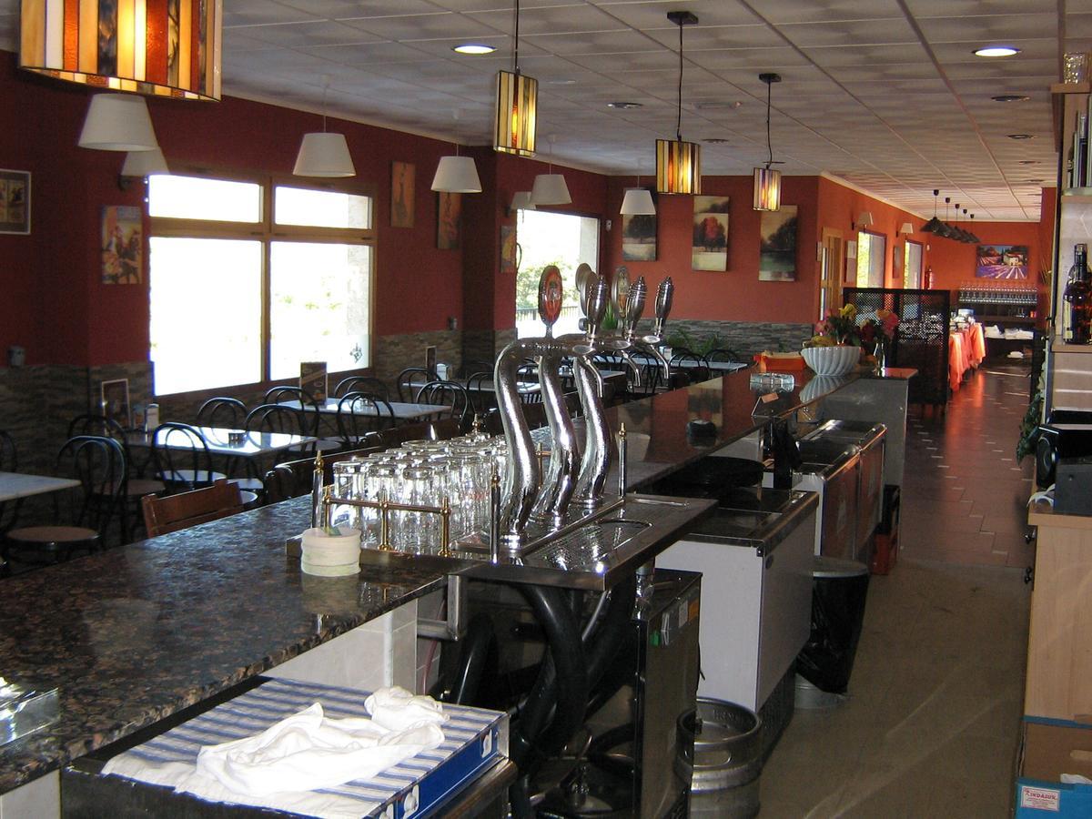 Hotel Restaurant Cau Blanch Useras 外观 照片