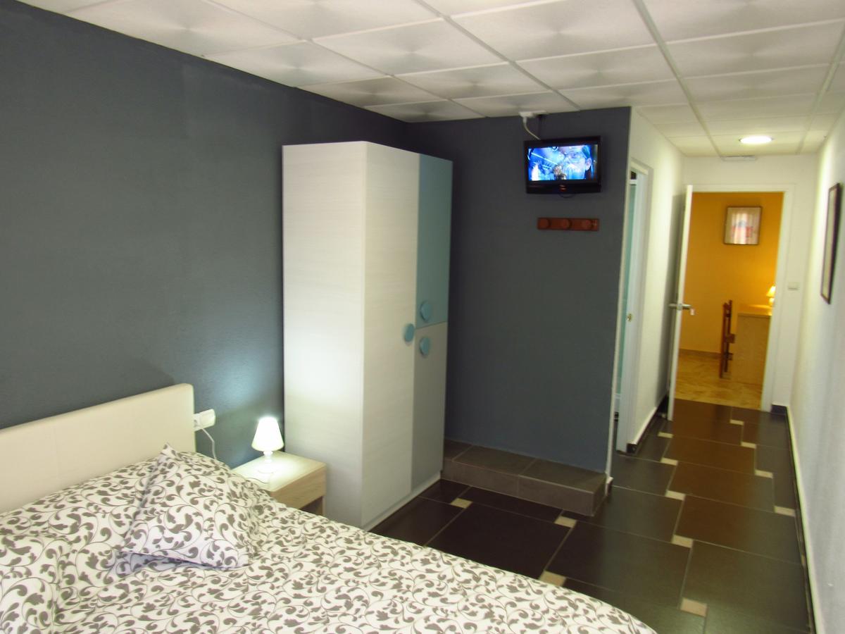 Hotel Restaurant Cau Blanch Useras 外观 照片
