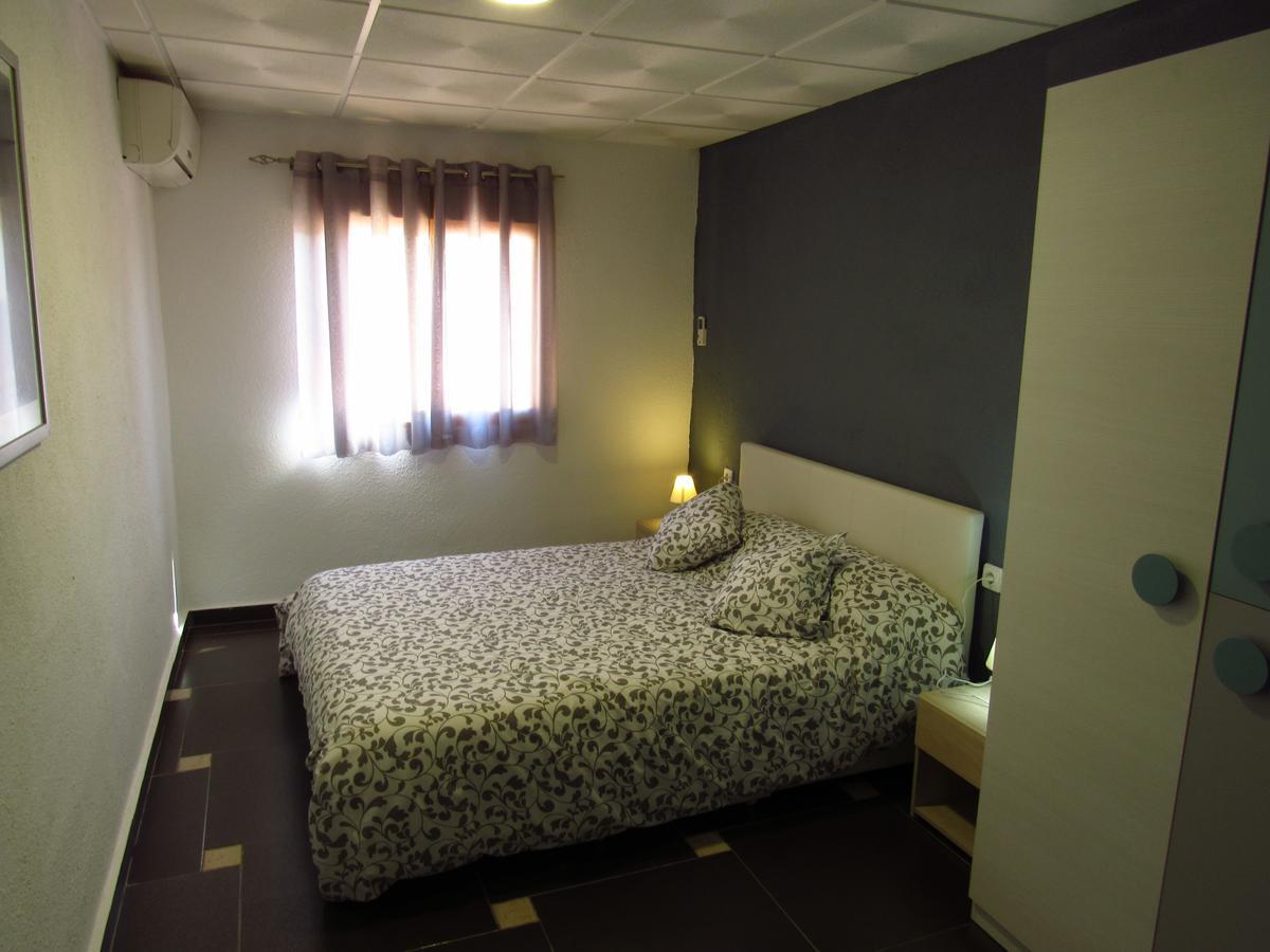 Hotel Restaurant Cau Blanch Useras 外观 照片