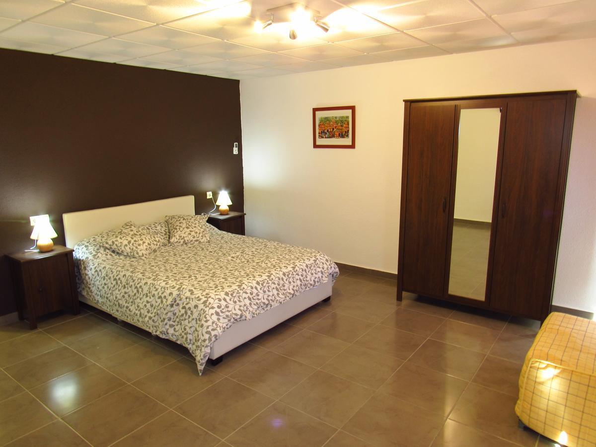 Hotel Restaurant Cau Blanch Useras 外观 照片