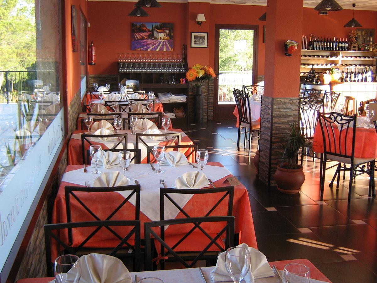 Hotel Restaurant Cau Blanch Useras 外观 照片